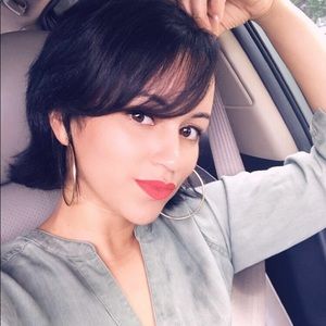 Meet your Posher, Emeline